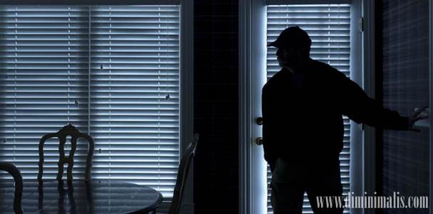 ciri rumah yang diincar pencuri, tanda rumah yang mau di maling, cara mencegah maling masuk rumah